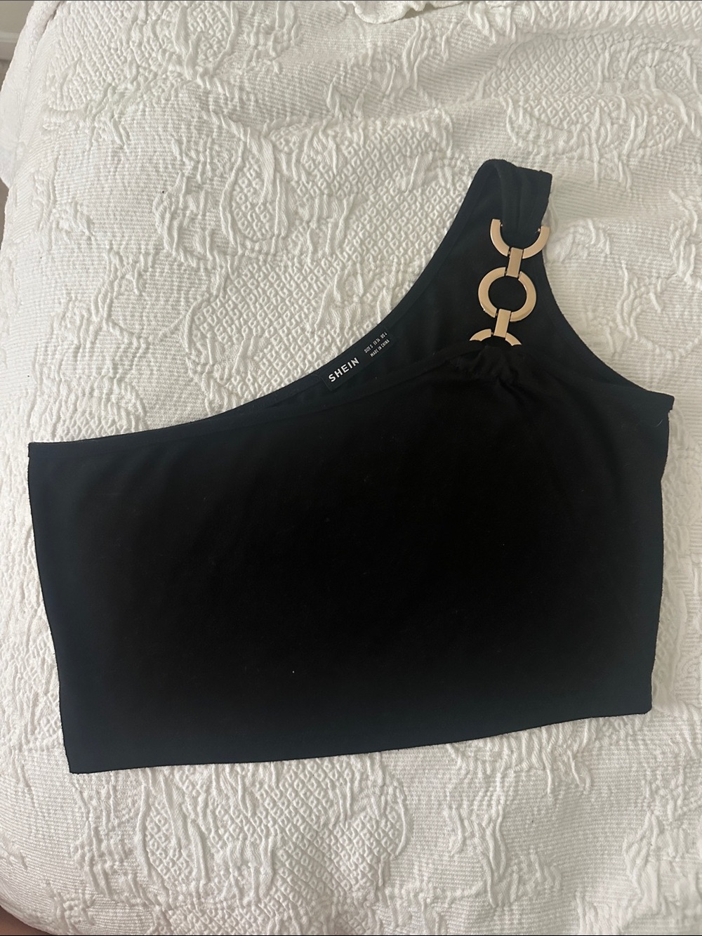 SHEIN Black Asymmetric One-Shoulder Crop Top with Gold Ring Detail